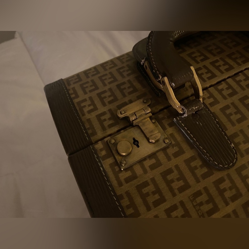 FENDI TRAVEL - Picture 3 of 8
